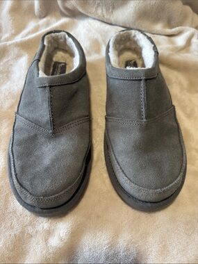 Koolaburra by Ugg Casual Slip-On Suede Lined Slippers - Gray